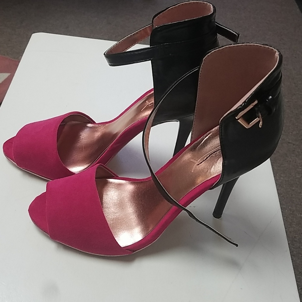 Gomax heels